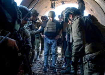 Elon Musk visita Israel y recorre zonas devastadas