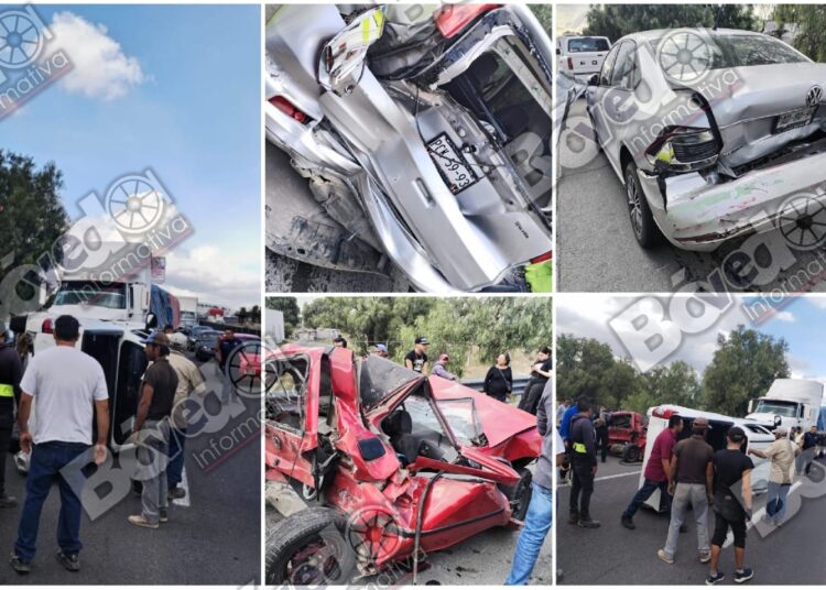 Carambola sobre la México-Pachuca a la altura de Flamingos; al parecer hay personas lesionadas