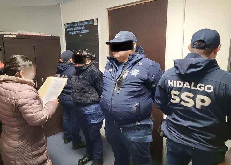 Tres policías de Hidalgo detenidos por robo contra automovilista