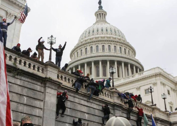 Evacuan varios capitolios de Estados Unidos