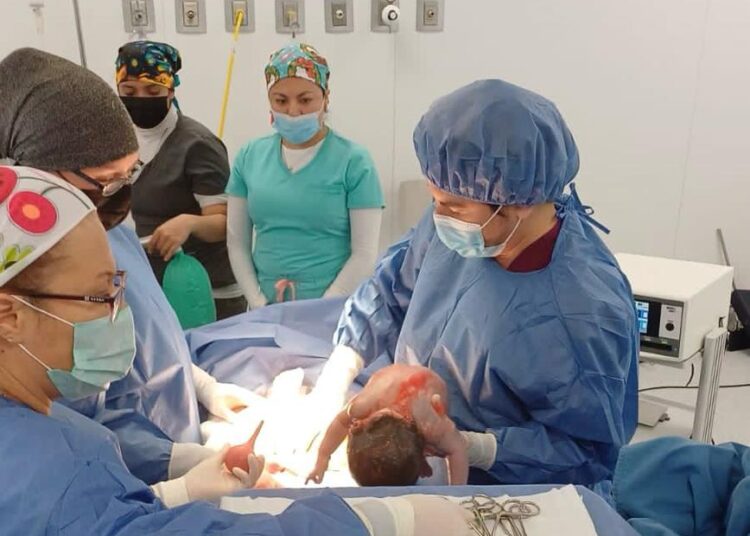 ¡Es niña! La primer bebé hidalguense del 2024