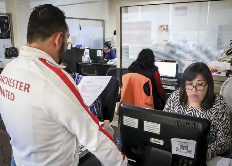 Trabajadores que no recibieron aguinaldo pueden denunciar el incumplimiento de este derecho