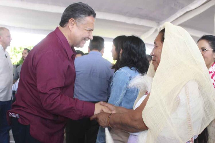 julio-menchaca-artesanos