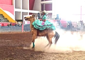 Escaramuzas brillan en su primera feria en Pachuca