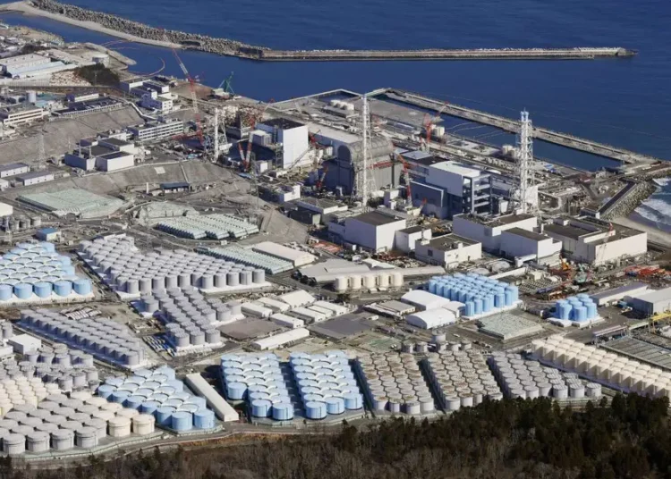 Se filtran 5.5 toneladas de agua radiactiva