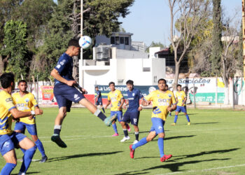 Pachuca Premier divide unidades con Zitácuaro