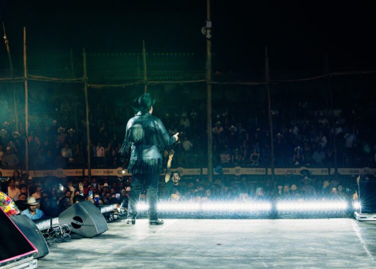 Alfredo Olivas arranca con gran éxito su gira llamada “EN SOLITARIO”