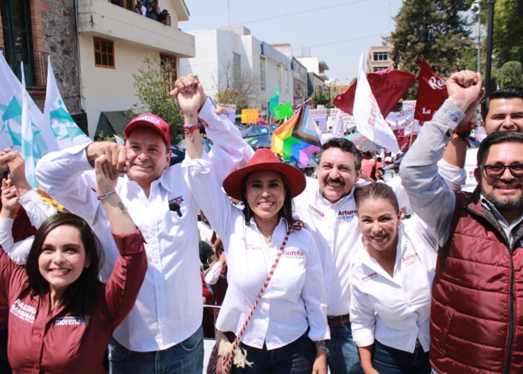 OPOSITORES SE CUELGAN DE PROGRAMAS SOCIALES: SIMEY OLVERA