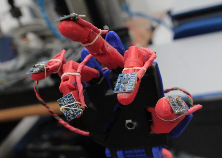 Prótesis de mano funcional y accesible, proyecto de estudiante Garza