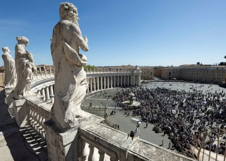 Operaciones de cambio de sexo atentan contra la dignidad: Vaticano