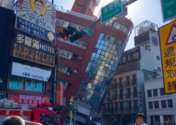 Temblor de magnitud 7.4 sacude Taiwán