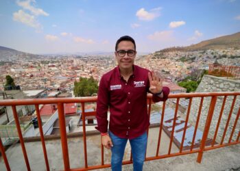Jorge Reyes recorre el barrio de San Clemente y El Mirador