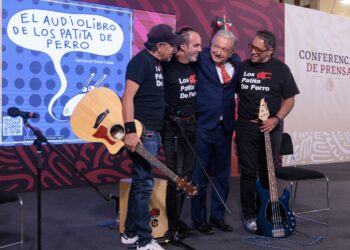 AMLO felicita en su día a las niñas y niños de México