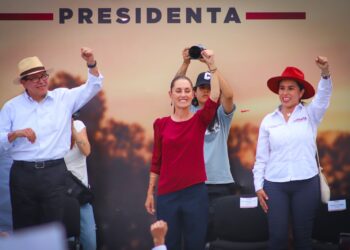 Sheinbaum es recibida por simpatizantes en Hidalgo