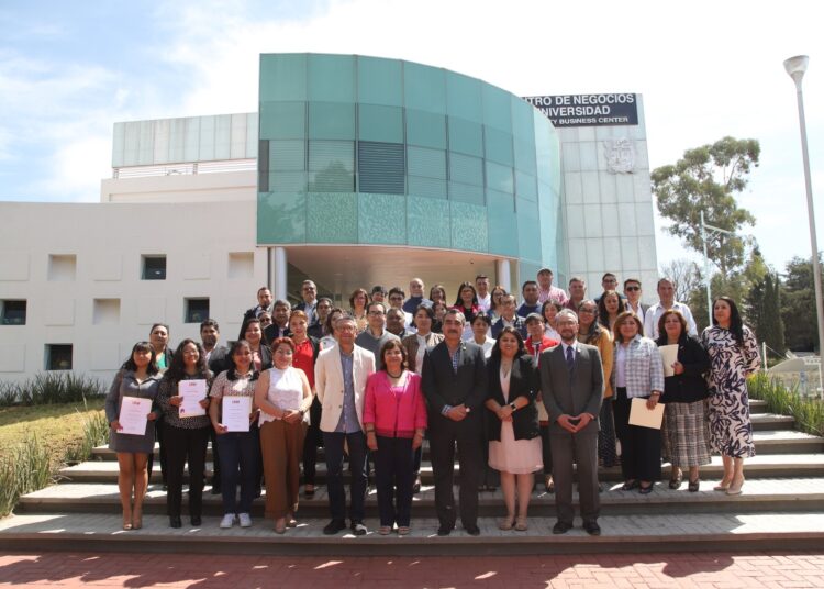 UAEH reconoce compromiso de docentes Garza con la calidad educativa