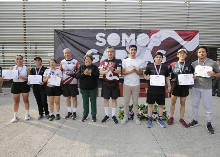 ICEA conmemora a las y los contadores con carrera atlética