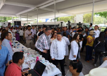 Gobernador de Hidalgo visita centro de salud en Tula para supervisar obras de renovación