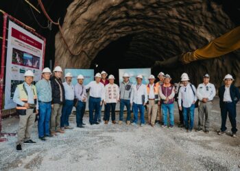 AMLO supervisa obra de la carretera Pachuca – Huejutla