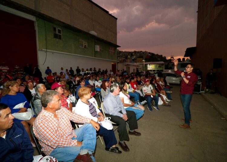 Intensifica campaña Jorge Reyes en colonias pachuqueñas