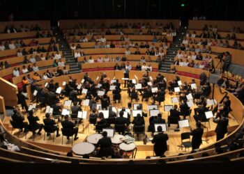 Maestría sinfónica de Dvořák brilla en concierto de OSUAEH