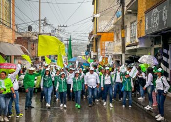 Aletzy Reyes y Omar Bravo realizan un emotivo cierre de campaña