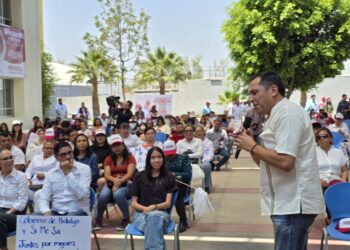 Trabajadores de la salud son héroes anónimos y deben ser recompensados: Ricardo Crespo