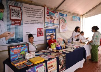 Gobierno Itinerante Llega a Acatlán: Vacunación, Salud y Obras Públicas en el Foco