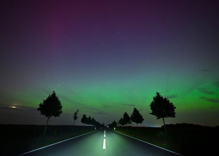 ¡Cielos pintados de colores! Una tormenta geomagnética G5 ilumina México