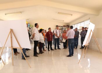 Supervisan construcción de barda perimetral en Telesecundaria de Acaxochitlán