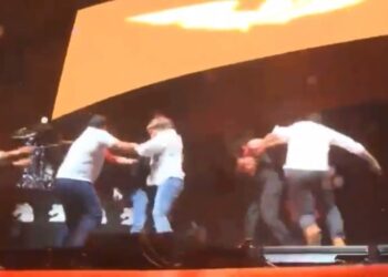 4 personas sin vida y al menos 15 heridos en desplome de escenario en mitin de Jorge Máynez