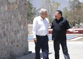 Julio Menchaca y López Obrador trabajan en conjunto por las personas sin servicios de salud en Hidalgo