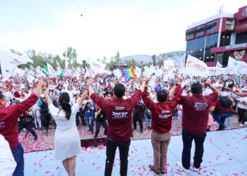 Candidatos de Morena cierran campaña con masivo evento en Pachuca