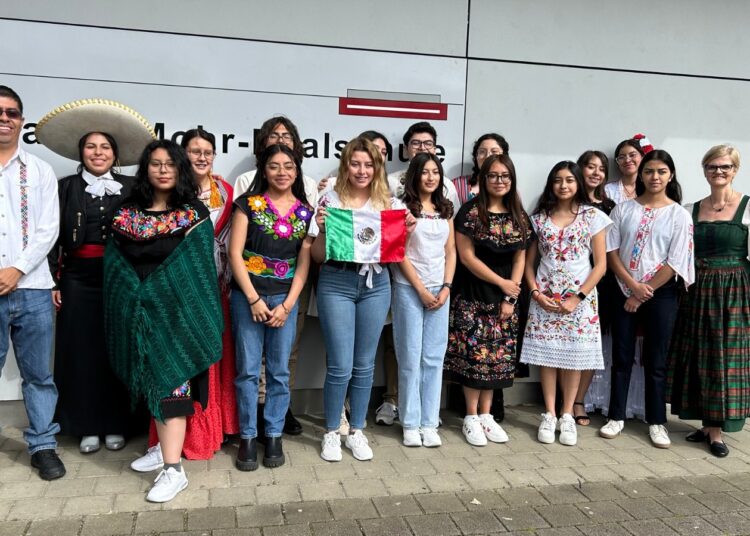 UAEH otorga beca de intercambio al alumnado Garza