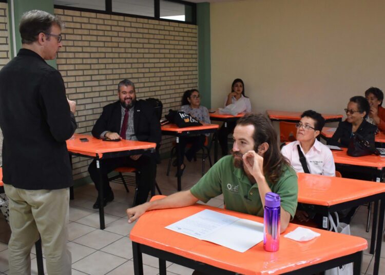 ITESA Impulsa la Enseñanza del Inglés con el Éxito del Congreso SWET