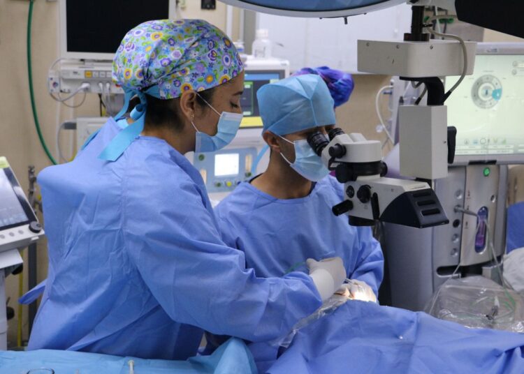 IMSS Hidalgo devuelve la vista a 89 adultos mayores con exitosas jornadas de cirugía de cataratas en Pachuca