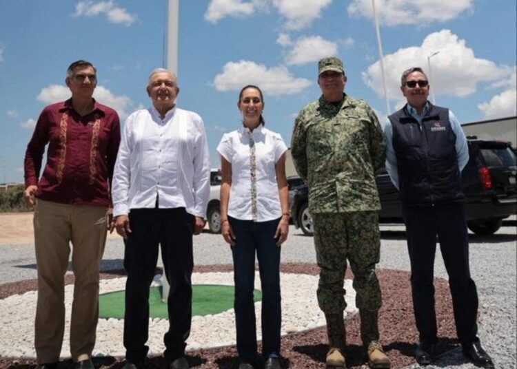 Sheinbaum y AMLO recorren juntos el nuevo centro de aduanas de México en Tamaulipas
