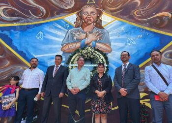 Realizan guardia de honor por el Día de la Libertad de Expresión