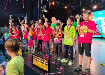 Estudiantes hidalguenses conquistan campeonato de matemáticas en España