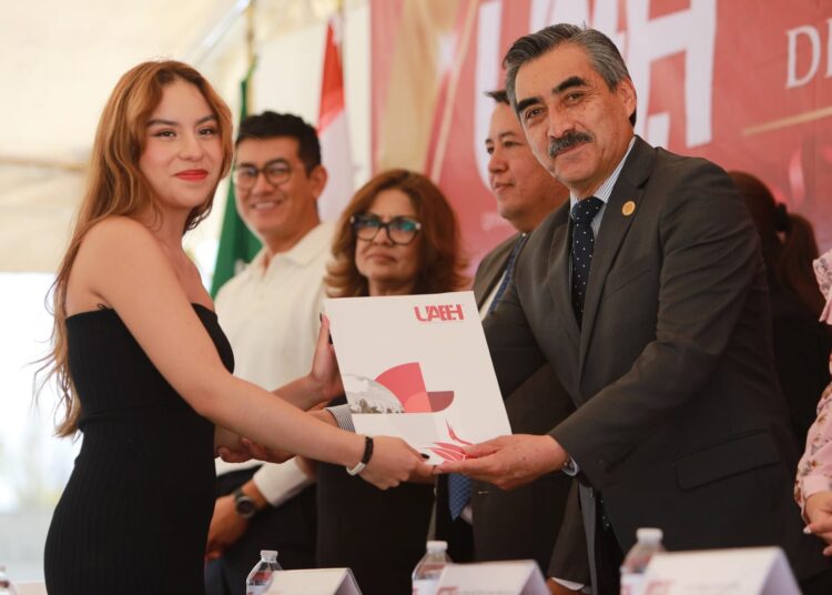 UAEH realiza ceremonia de graduación de egresados de la Escuela Superior de Actopan