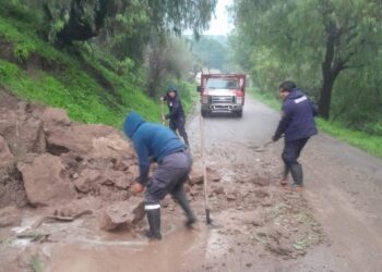 Deslaves e inundaciones afectan a Tepeji tras fuerte tormenta