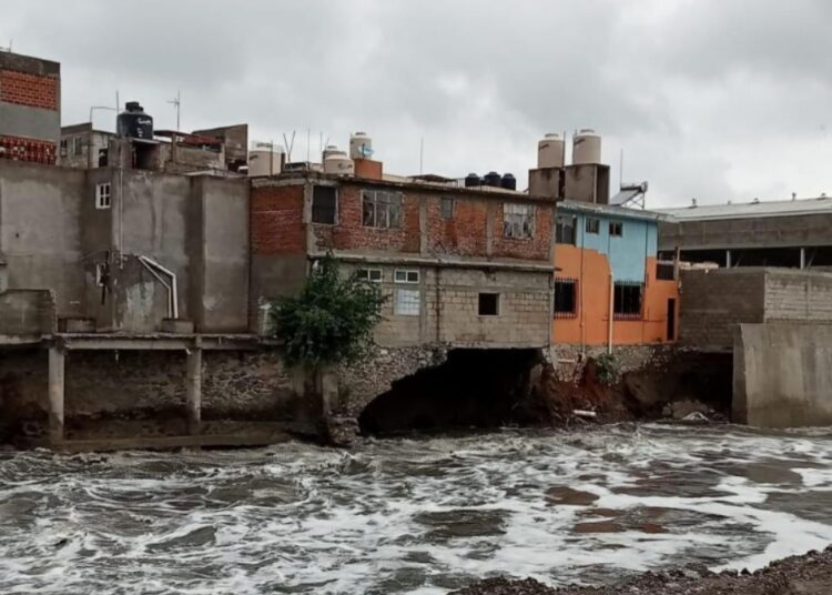 Derrumbe en Tula pone en riesgo viviendas: se evacúan casas y se pide a la población estar atenta