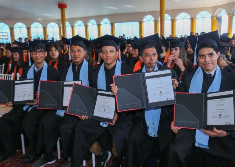 Ceremonia de Graduación del CBTis No. 8: Un Éxito para 571 Estudiantes