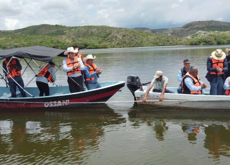 75 municipios de Hidalgo beneficiados por programas para acuicultores y pescadores