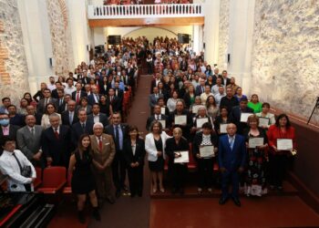 Beneficia UAEH con jubilación a 31 trabajadores y trabajadoras