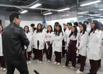 Estudiantes del Bachillerato Garza participan en Jornadas de Inmersión Científica