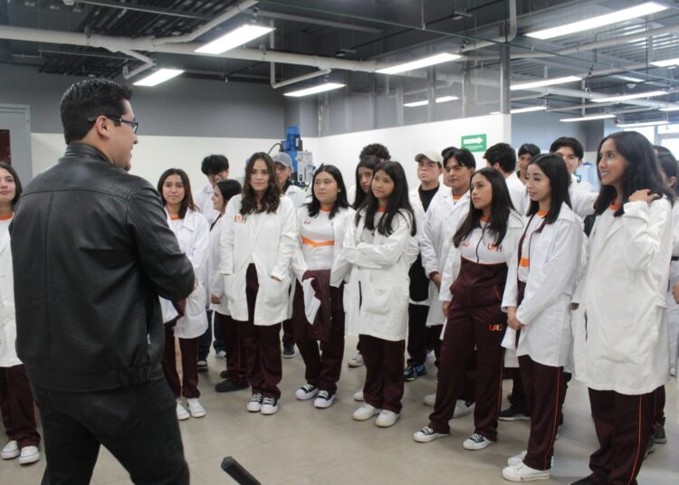 Estudiantes del Bachillerato Garza participan en Jornadas de Inmersión Científica