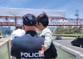 Menor se extravía durante curso de verano en Pachuca; deambulaba en la calle