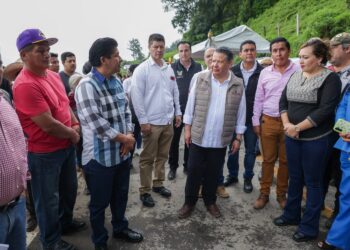 Menchaca supervisa obras y anuncia nuevos proyectos en Tenango de Doria