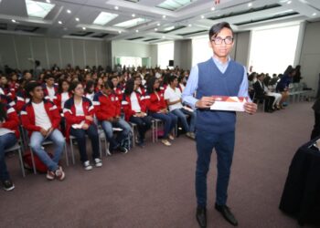 UAEH busca culminar el año con más de 45 mil estudiantes con becas