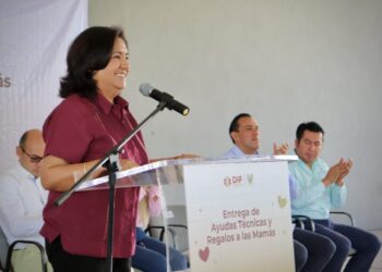 DIFH entregó apoyos a grupos prioritarios en Atitalaquia